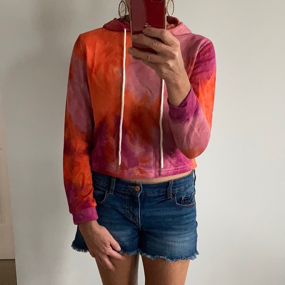 Tie Dye Hooded, Cropped Sweatshirt - Picture 5 of 8